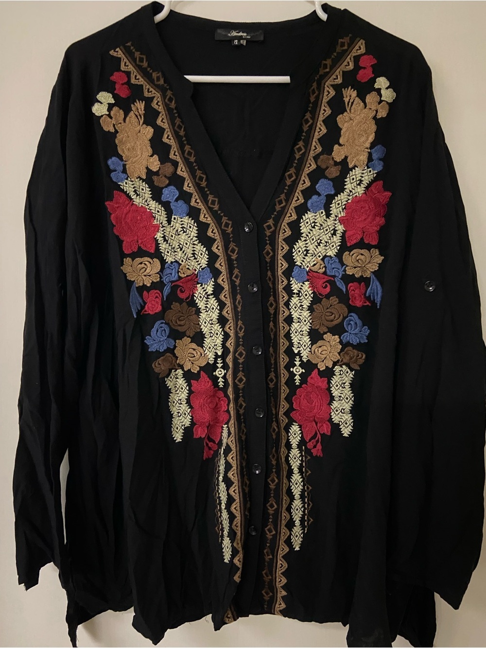 Andree By Unit Black Floral Embroidered Boho Rayon Tunic Top 1X roll sleeve - Picture 2 of 8